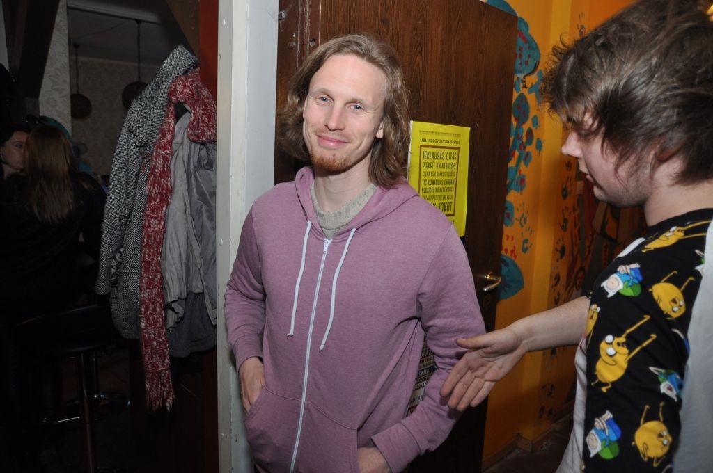 FOTO: Izskan kafejnīcas "Kursas Putni" pēdējais koncerts