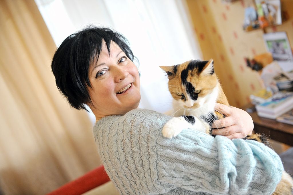 Kad Dievs kaķi durvju priekšā noliek