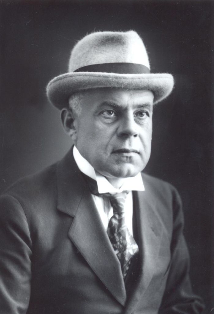 Baltā galdauta svētkos Liepājā atklās pirmajam Latvijas iekšlietu ministram Miķelim Valteram veltītu izstādi