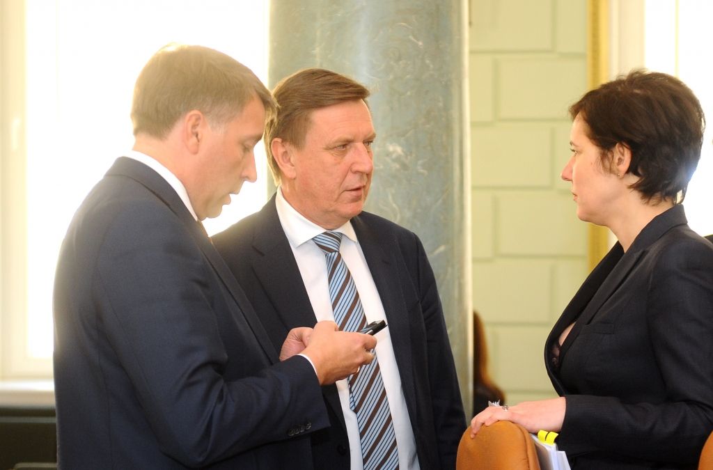 Izkrata ministriju kabatas