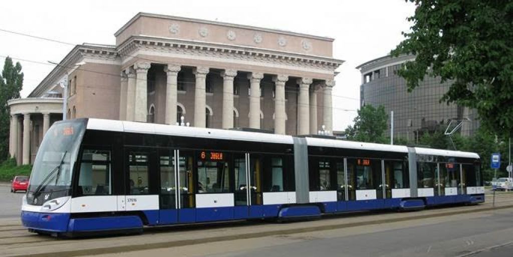 Zemās grīdas tramvaju iegāde Rīgai izmaksās 62,59 miljonus eiro