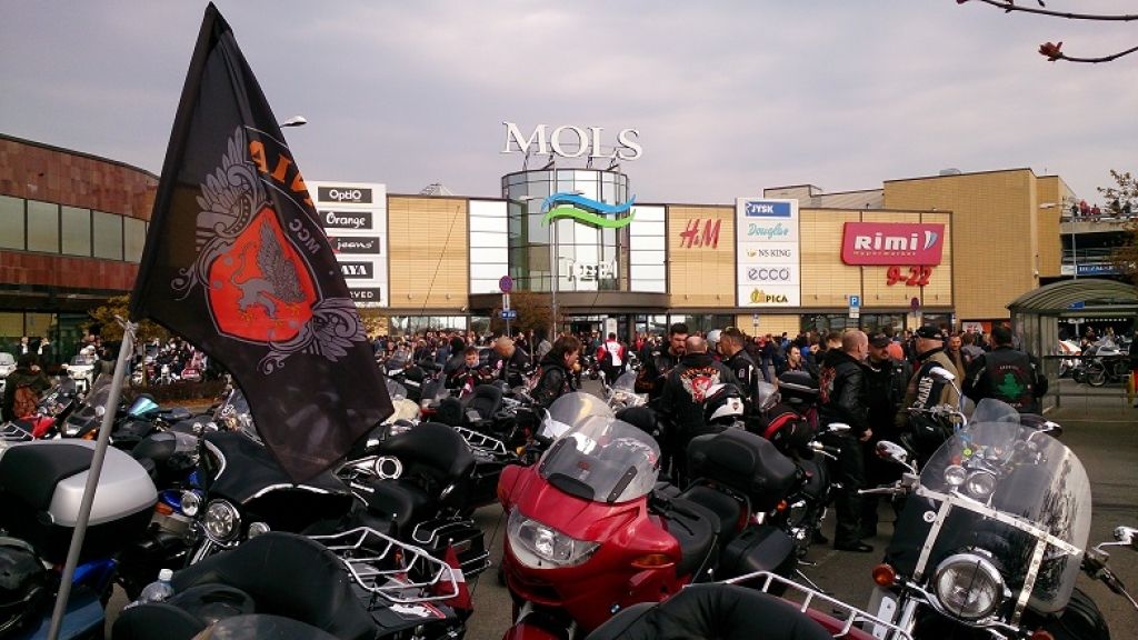 FOTO: Rekordliels motociklistu skaits Rīgas ielās atklāj jauno sezonu