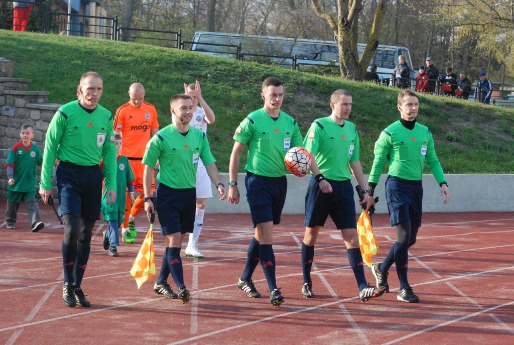 FOTO: "Liepāja" savu līdzjutēju priekšā pārliecinoši uzvar debitanti "Riga FC"