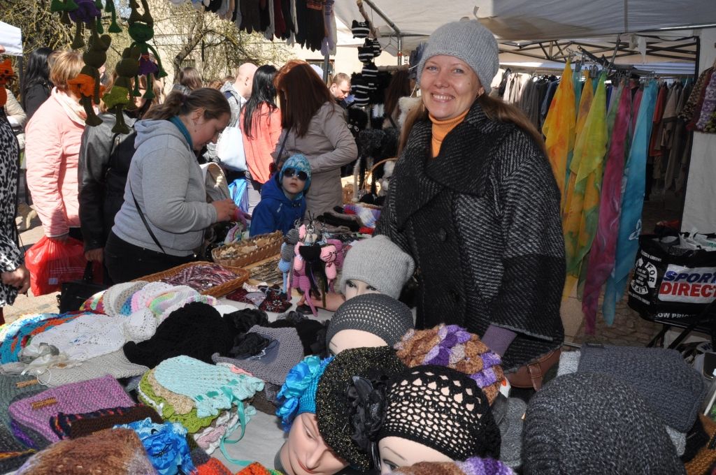 FOTO: Ar pasākumu "Lido zivis Kuldīgā" atklāj vasaras tūrisma sezonu