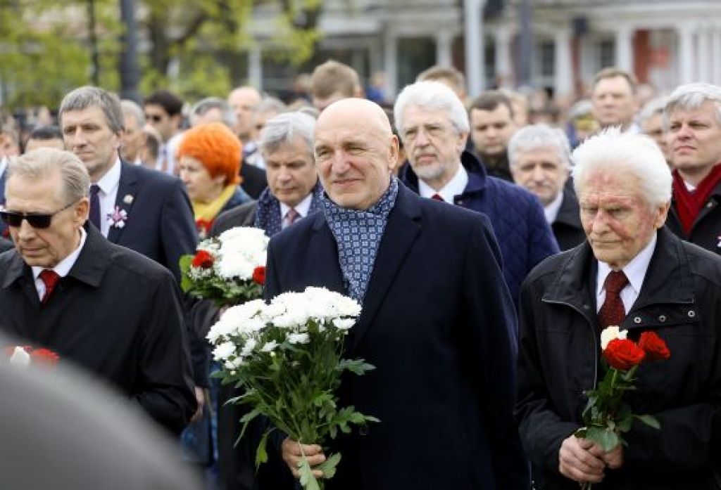 Bijušie AP deputāti saredz riskus vērtībām, par kurām balsoja 4.maijā