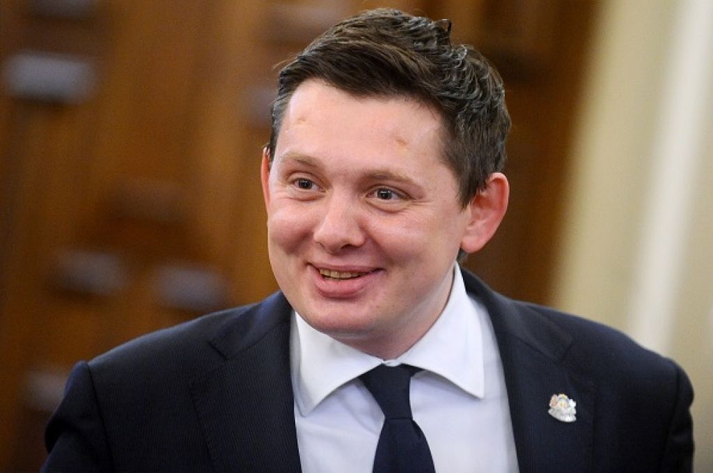 FOTO: Ar 376 balsīm dibināta Kaimiņa partija Kam pieder valsts (papildināts 18:28)