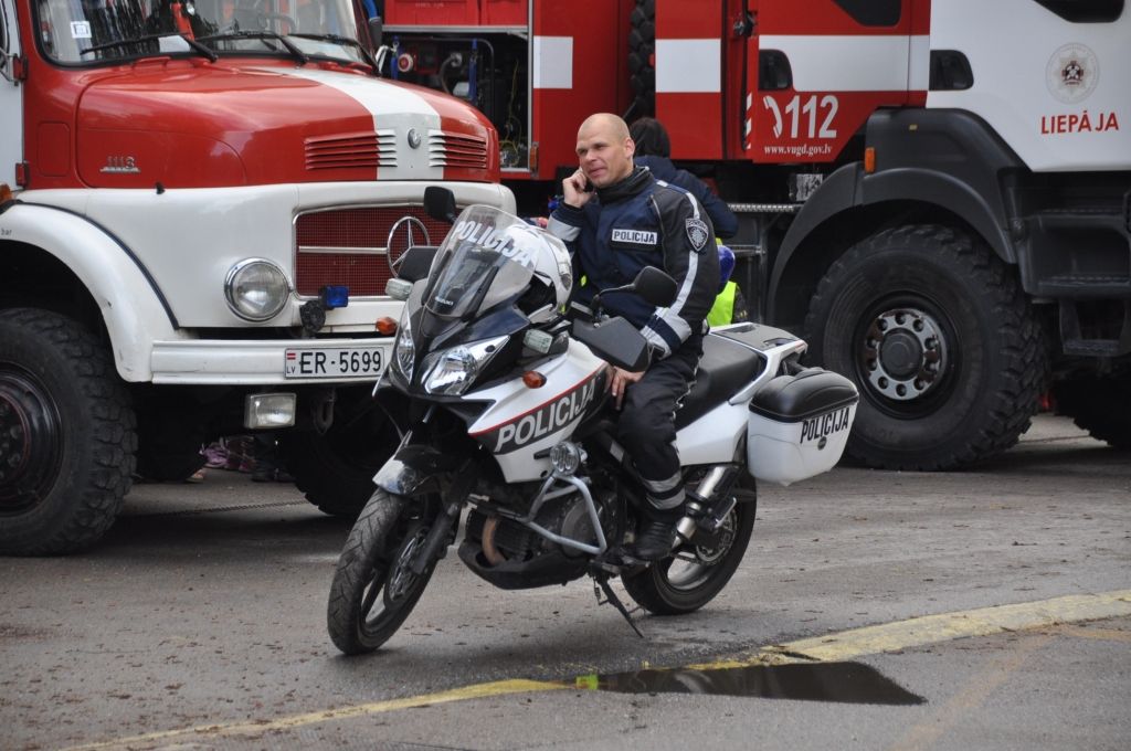 FOTO: Atvērto durvju diena Ugunsdzēsēju un glābēju dienā