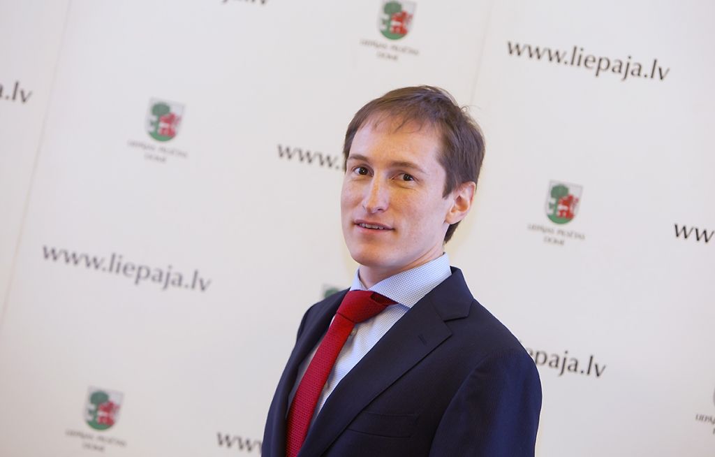 Deputāta vietu Liepājas domē ieņem Uldis Hmieļevskis