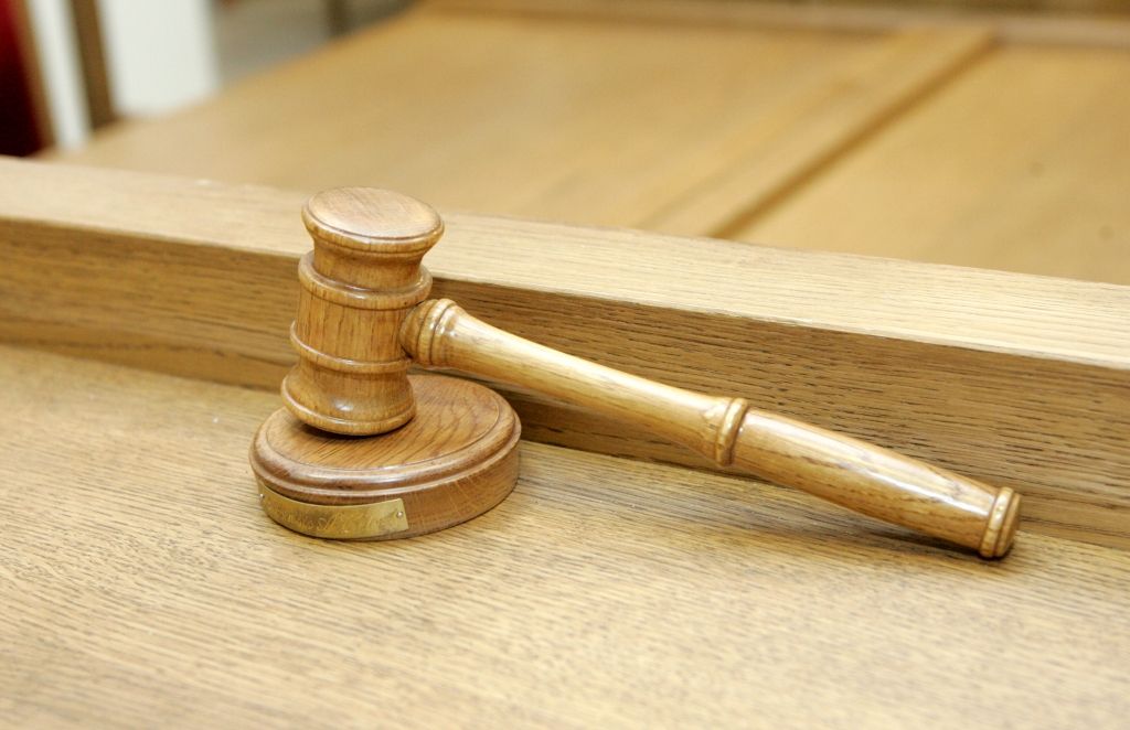 Nāksies skatīt pieteikumu par laulības reģistrēšanu starp viendzimuma personām