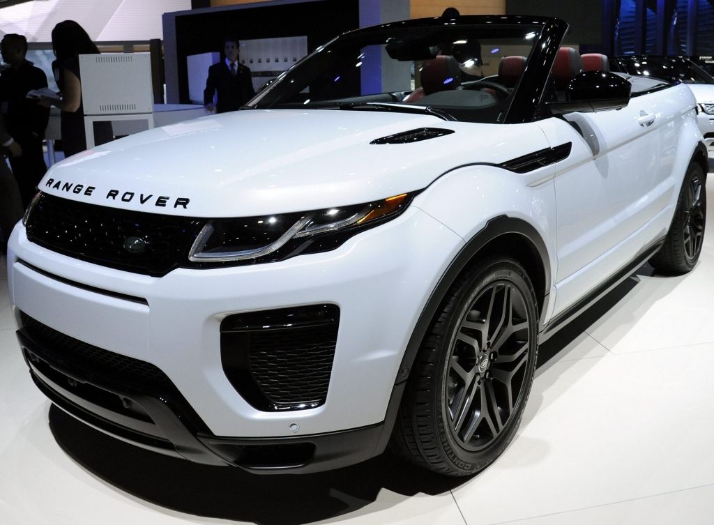 LTV: Atklāta luksusauto kontrabandas shēma, aizturētas CSDD amatpersonas (papildināts 5:57)