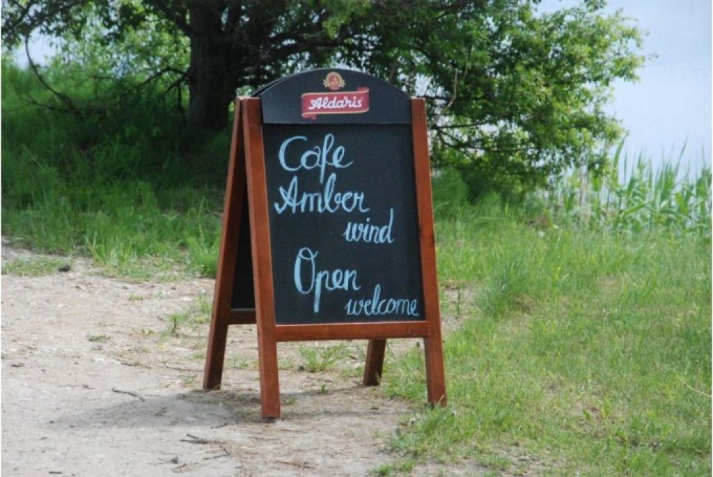 Papes Amber Wind Cafe šovasar arābu stils