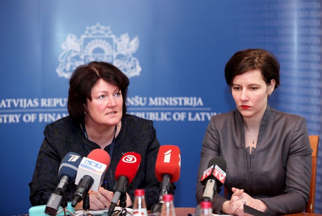 Finanšu ministre pieņēmusi VID vadītājas atlūgumu