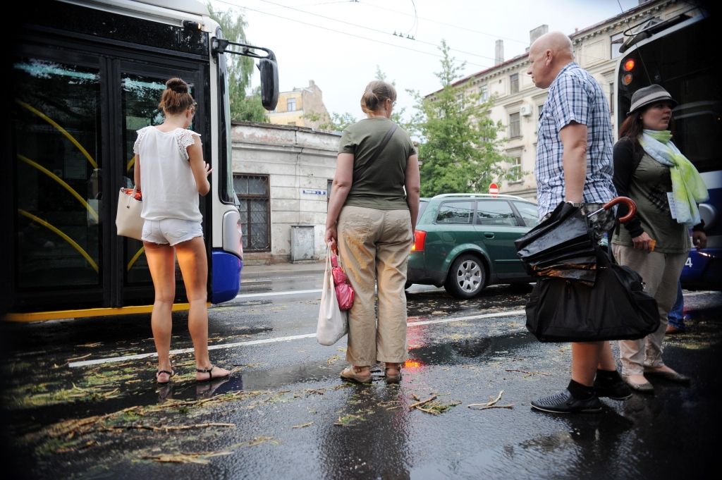 Saistībā ar traģisko negadījumu Čaka ielā no apdrošinātāja piedzen 100 000 eiro