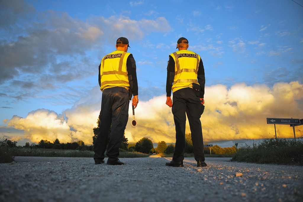 Ar bērniem jāpārrunā drošība uz ielas
