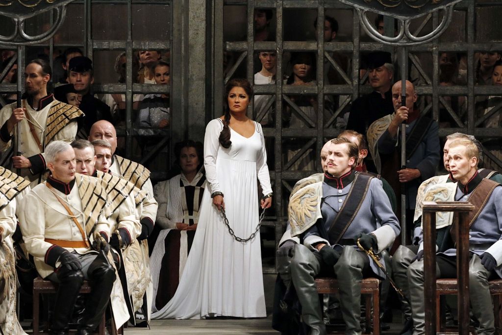 Vāgnera balss tiesības. Loengrīns dievina Annu Ņetrebko