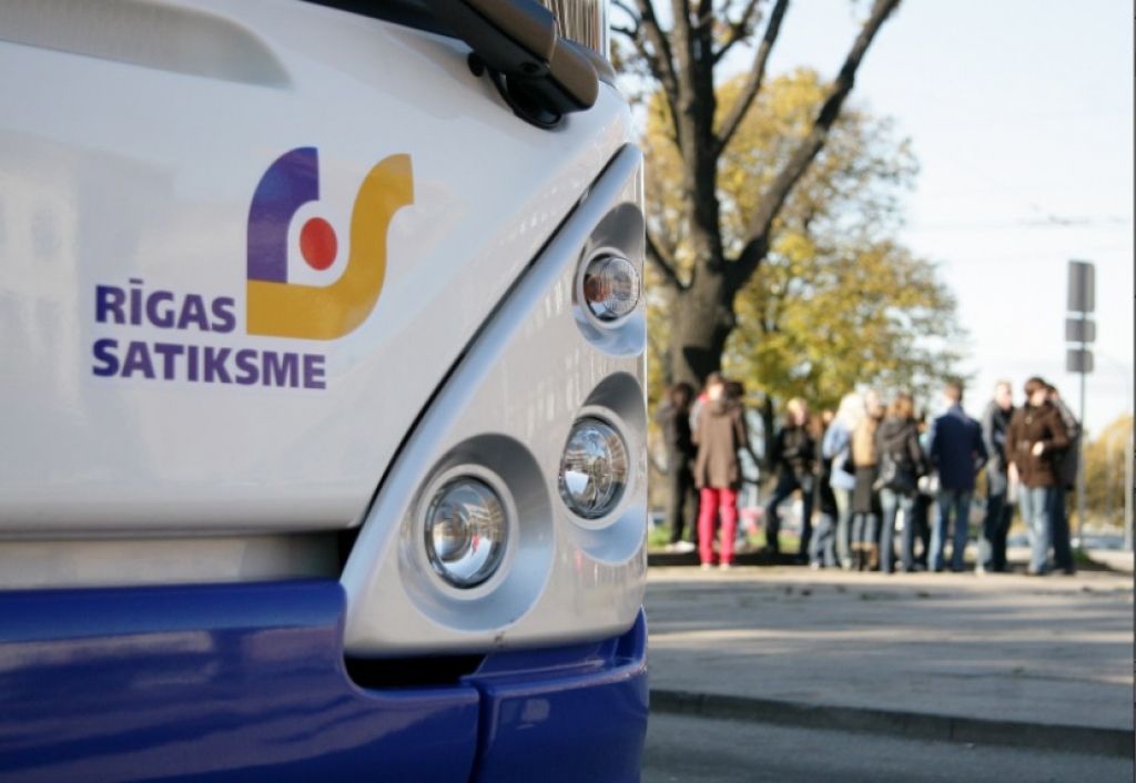 Iepirks desmit ar ūdeņradi darbināmu trolejbusu