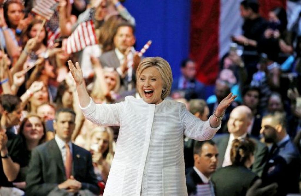 Klintone pārrakstīs Savienoto Valstu vēsturi