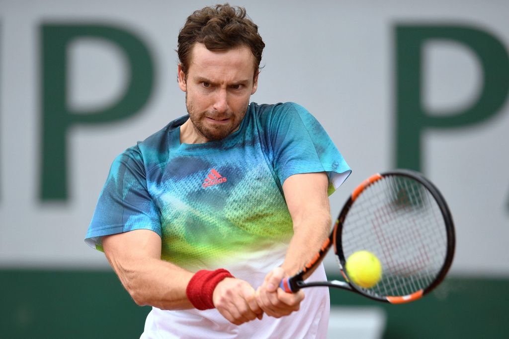 Gulbis trīs setu cīņā kvalificējas Halles ATP turnīra pamatsacensībām