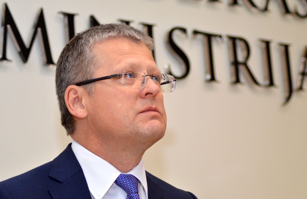 Belēvičs aiziet no politikas pavisam