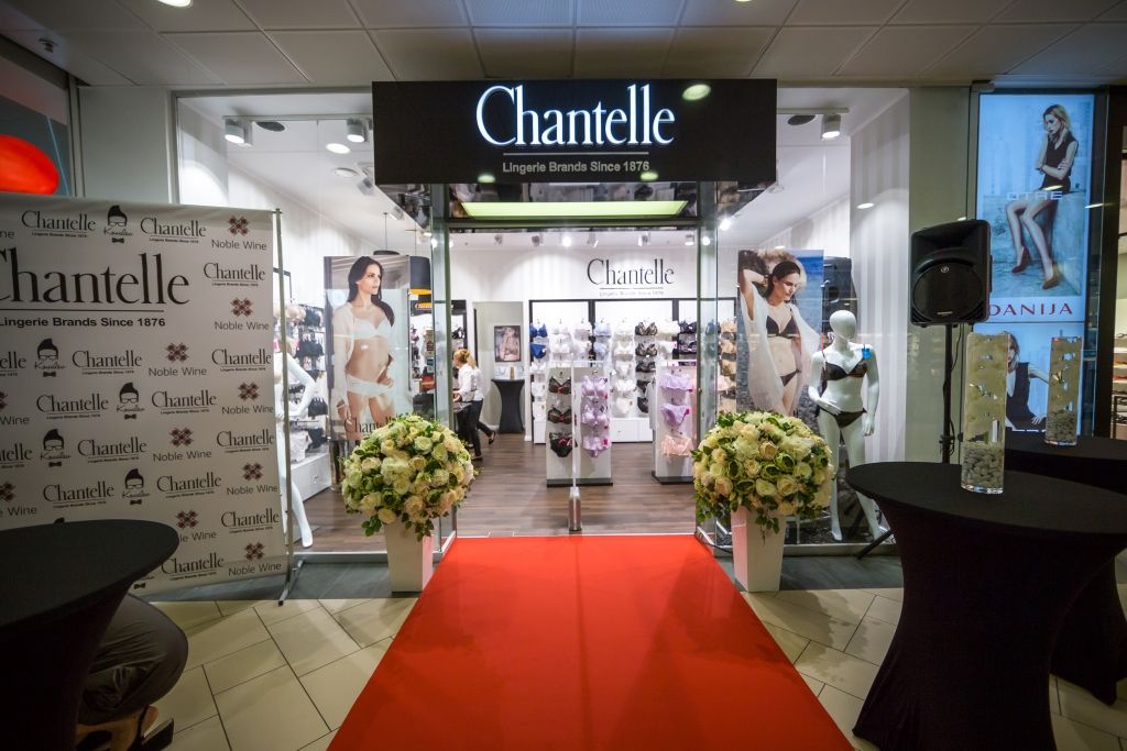 FOTO: Atklāts franču apakšveļas veikals Chantelle 