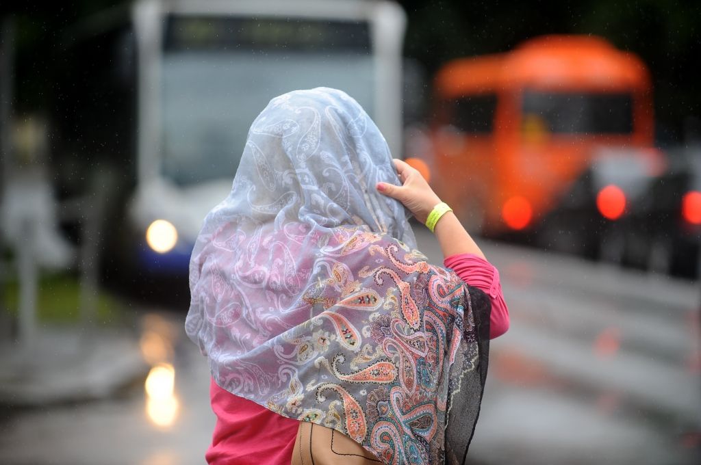 Sestdien gaidāms stiprs vējš un pērkona lietusgāzes; svētdien kļūs siltāks