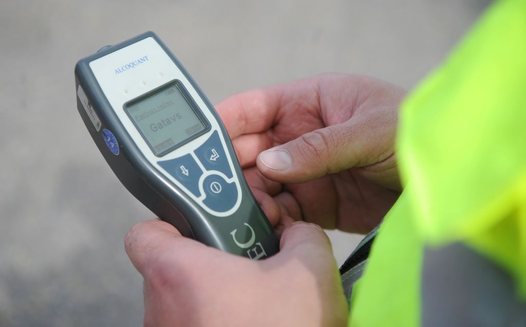 Nepatīkama statistika: Aizvadītajā diennaktī daudzi stūrējuši reibumā