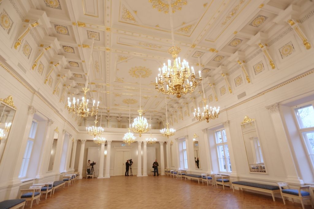 Eksprezidenti atklāj viltības, ar kādām mēģinājuši panākt Rīgas pils atjaunošanu   