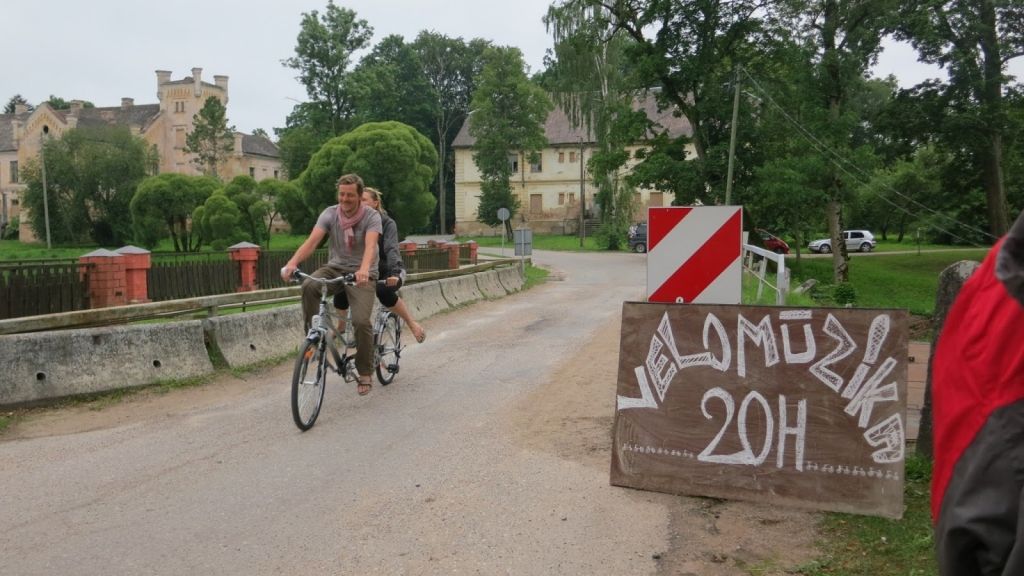 "Velomūzika" ciemosies Kazdangā