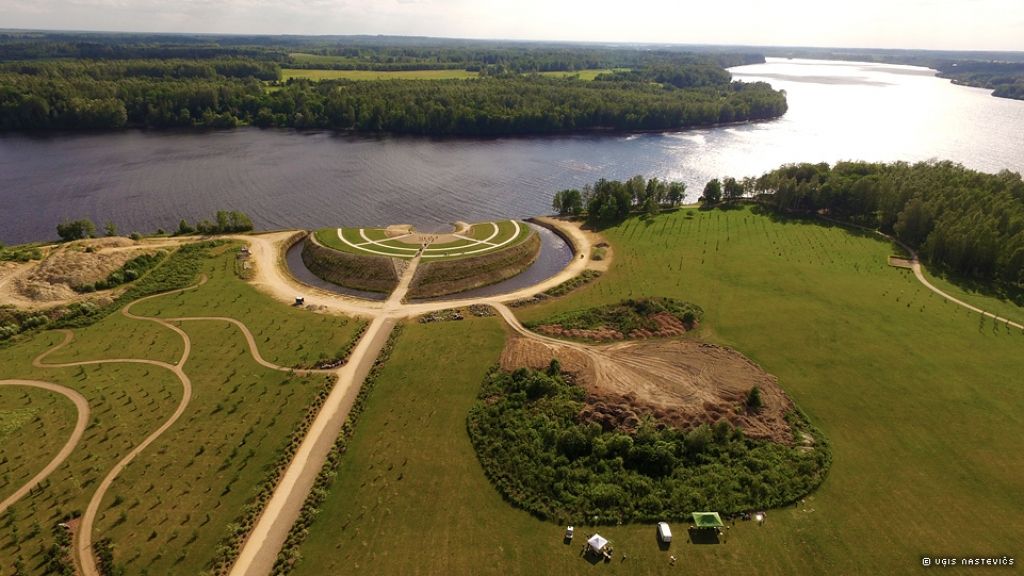 FOTO: Likteņdārzs no putna lidojuma