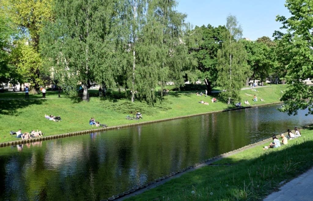 Šodien valdīs vasarīgs karstums (papildināts 8:50)