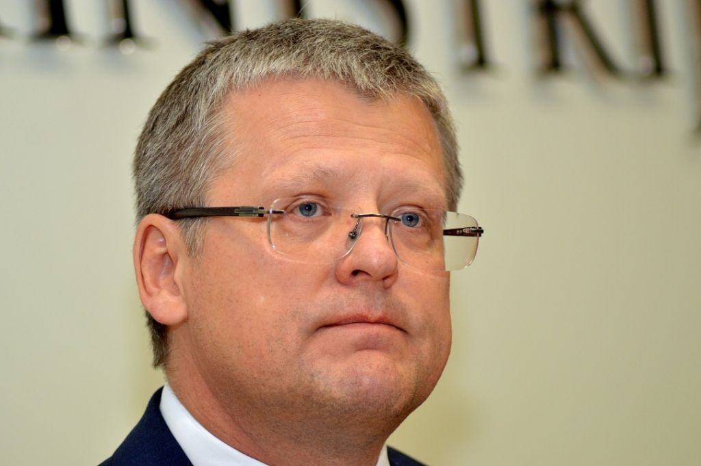 KNAB ar 200 eiro naudas sodu administratīvi soda bijušo veselības ministru Belēviču