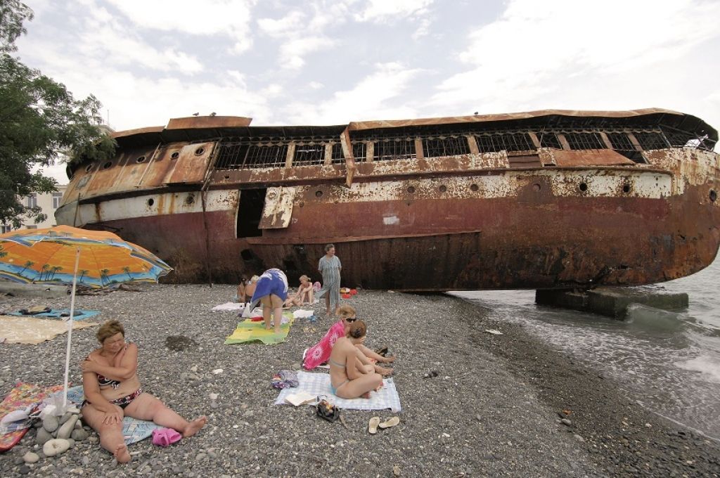 Krievi ieņem Abhāzijas pludmales