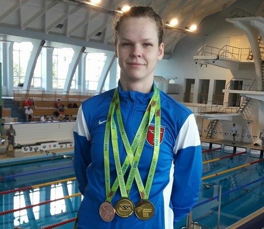 Grobiņas novads Latvijas IV Olimpiādē izcīna divas zelta un vienu bronzas medaļu peldēšanā
