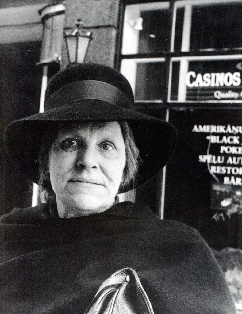 Vizma Belševica. Es, lūdzu, esmu koks, nevis kaut kāda puķīte