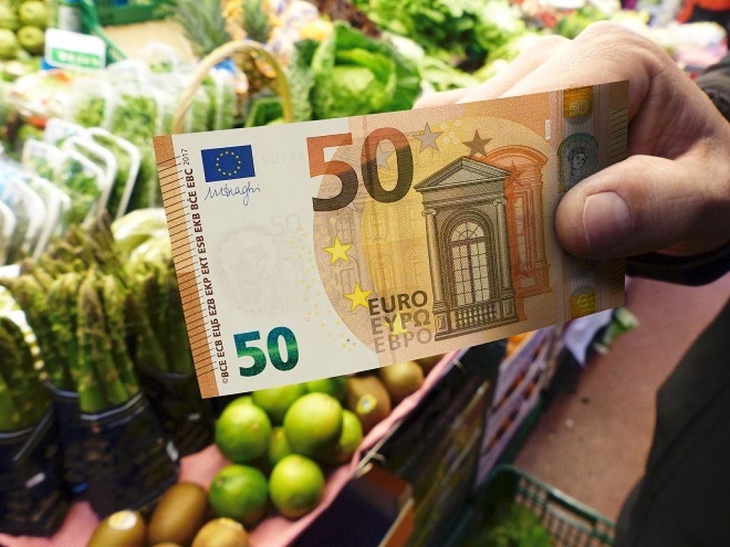 FOTO: Iepazīstina ar jauno 50 eiro banknoti