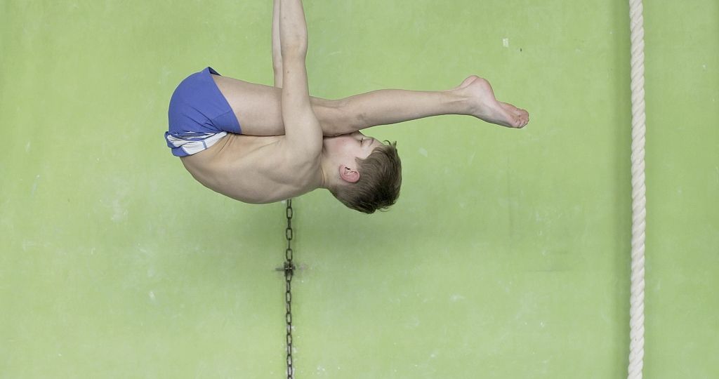 Izstādes Vingrinājumi recenzija. Kā pa naža asmeni