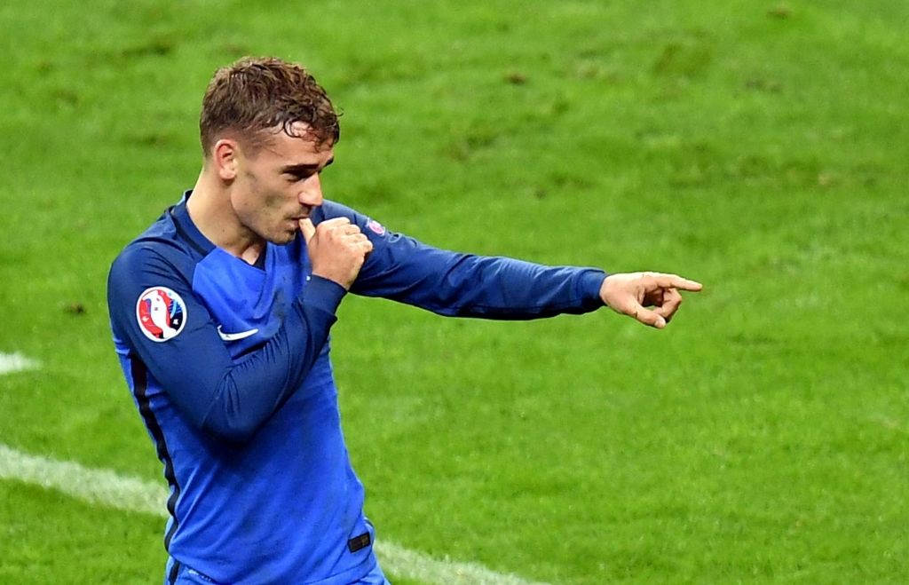 Par Eiropās čempionāta labāko futbolistu nosaukts Grīzmans