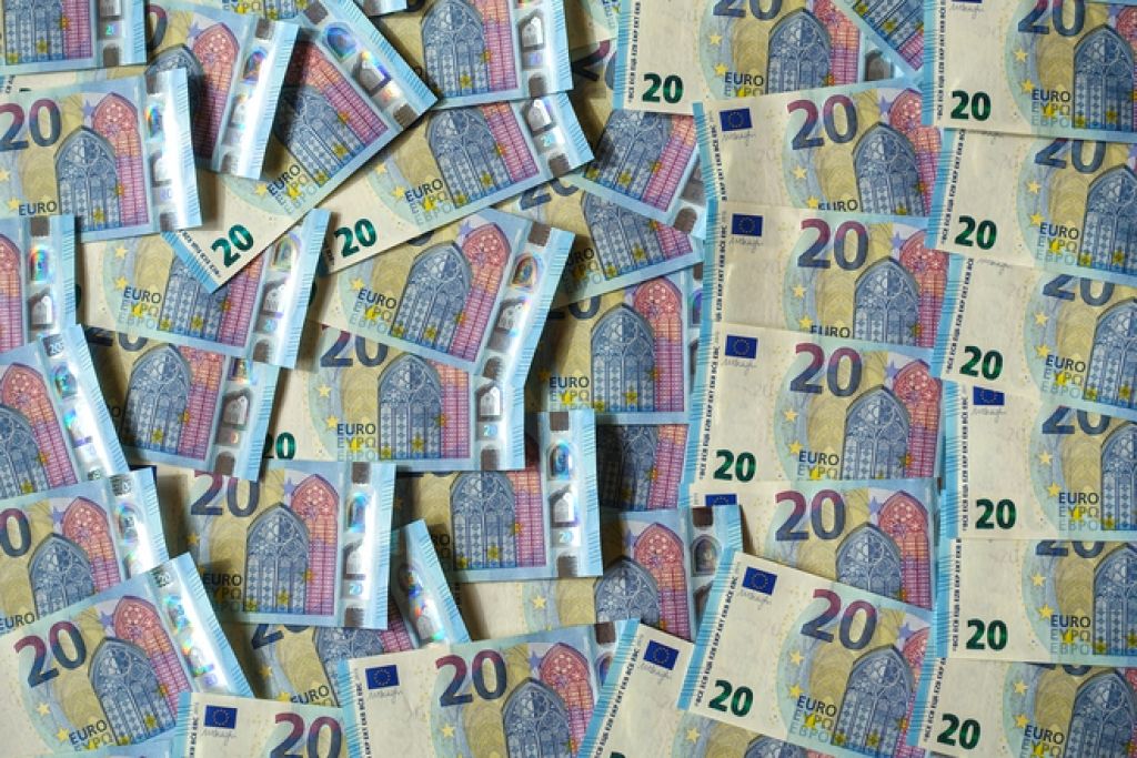 Viedoklis: VID vadītājam vajadzētu pelnīt vismaz 5800 eiro mēnesī