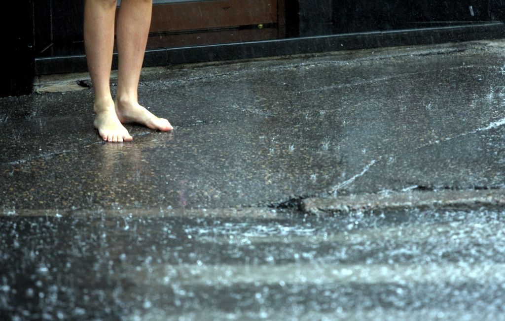 Latgalē gaidāms stiprs lietus un pērkons