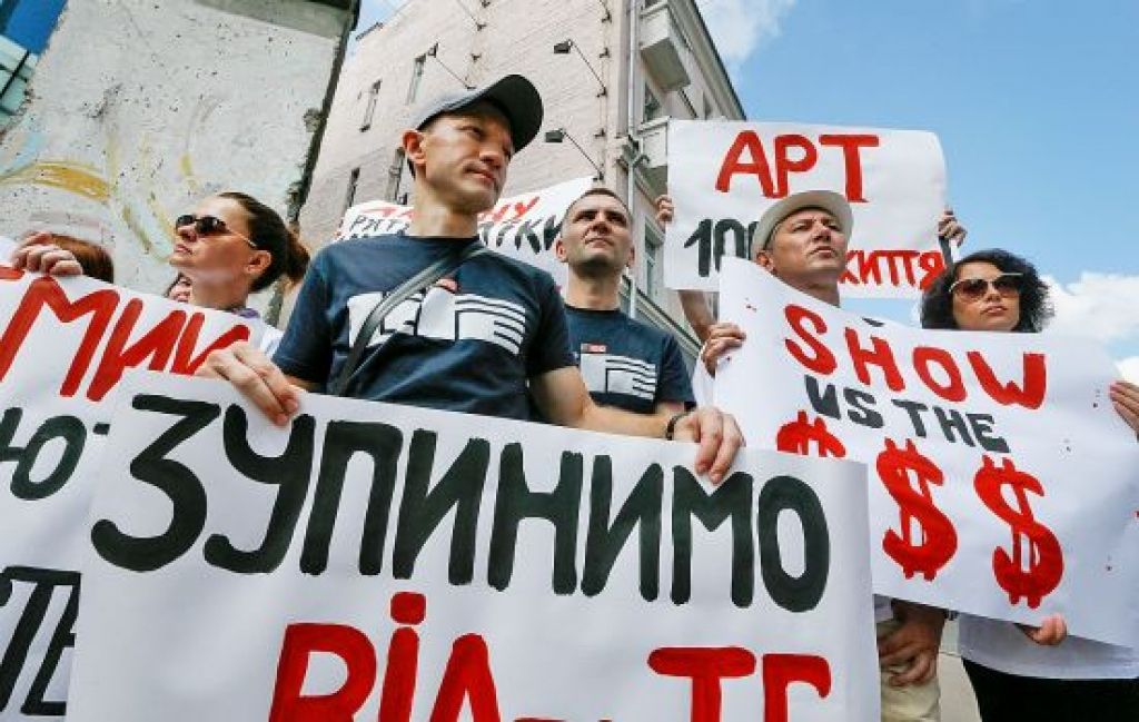 Apdraudēts mērķis apturēt AIDS epidēmiju