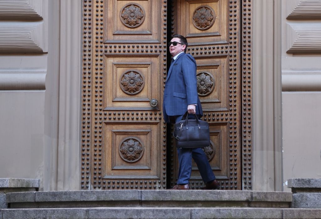 Kaimiņš sērfo uz Lemberga viļņa