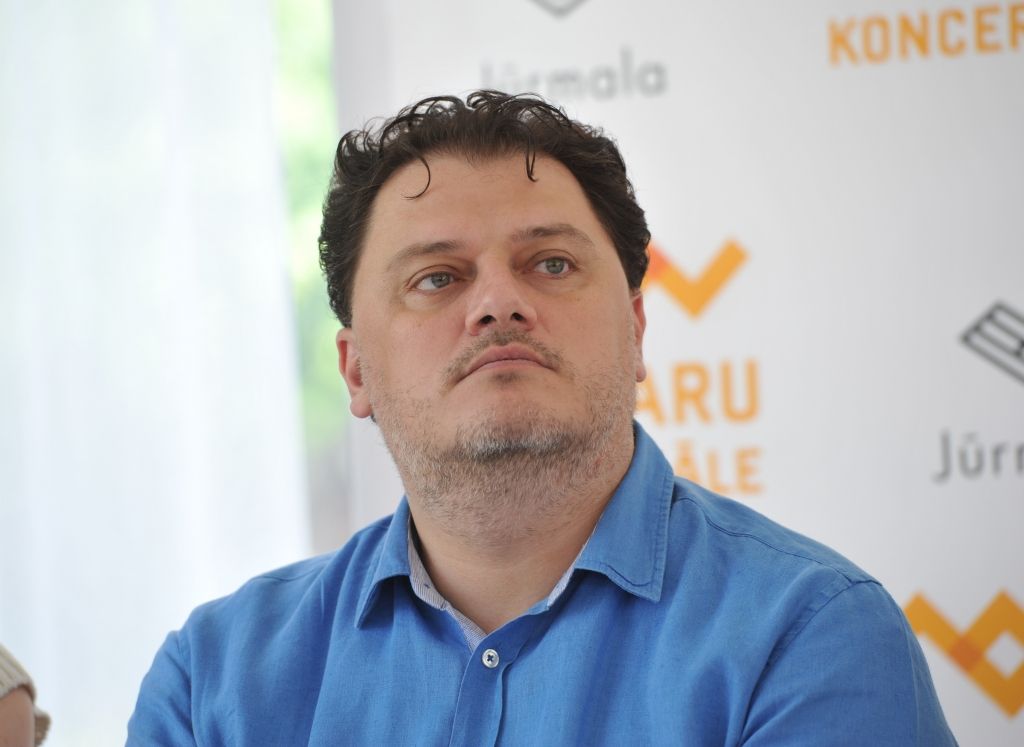 Šovakar nenotiks plānotais Aleksandra Antoņenko solo koncerts