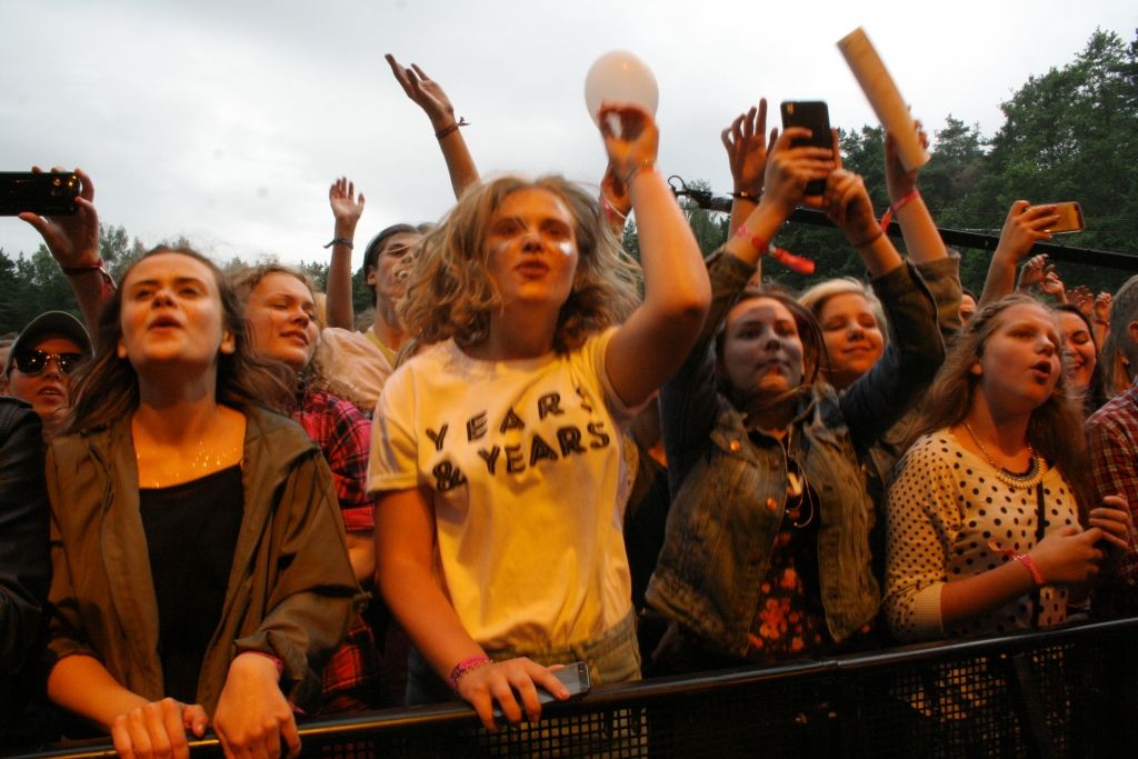 Neklausies, bet dziedi pats. Jubilejas Positivus pirmā diena