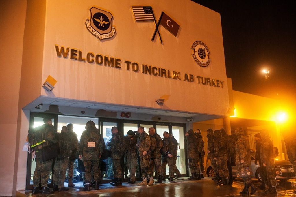 Turcijā pēc apvērsuma mēģinājuma ap 6000 aizturēto; parlaments apsvēršot nāvessoda ieviešanu