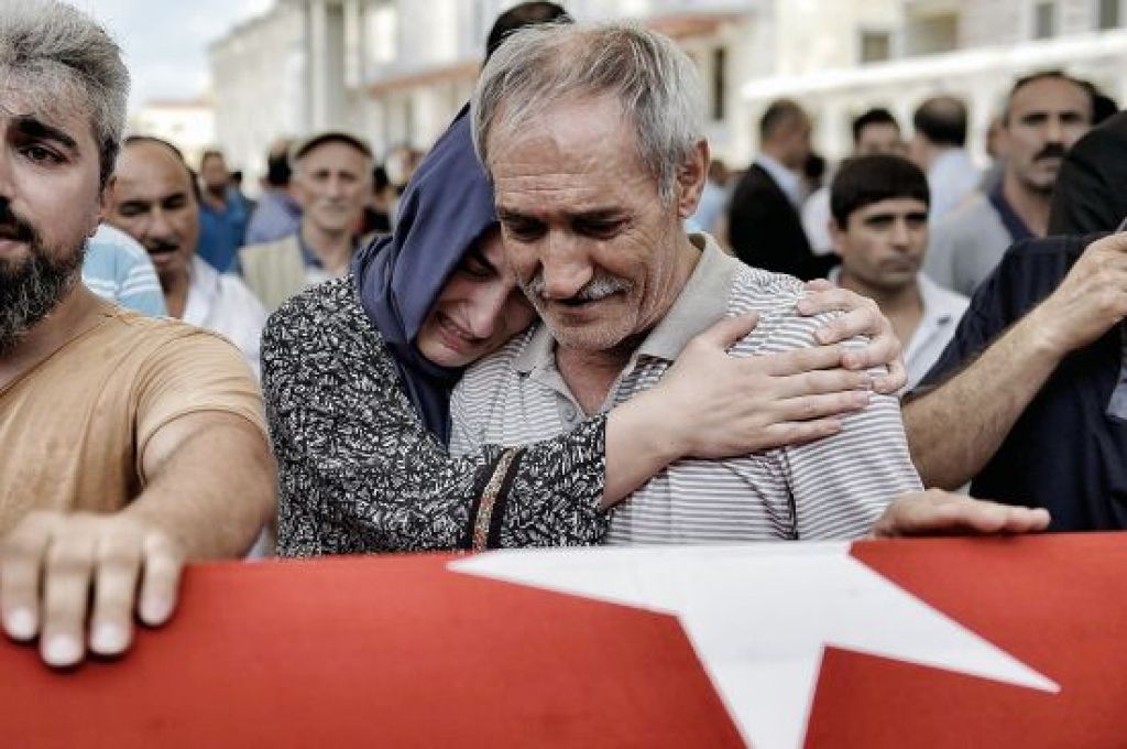 Bažas par "skrūvju pievilkšanu" Turcijā