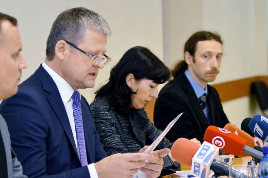 Belēvičs vēlas "skaudru mācību" trauksmes cēlējiem