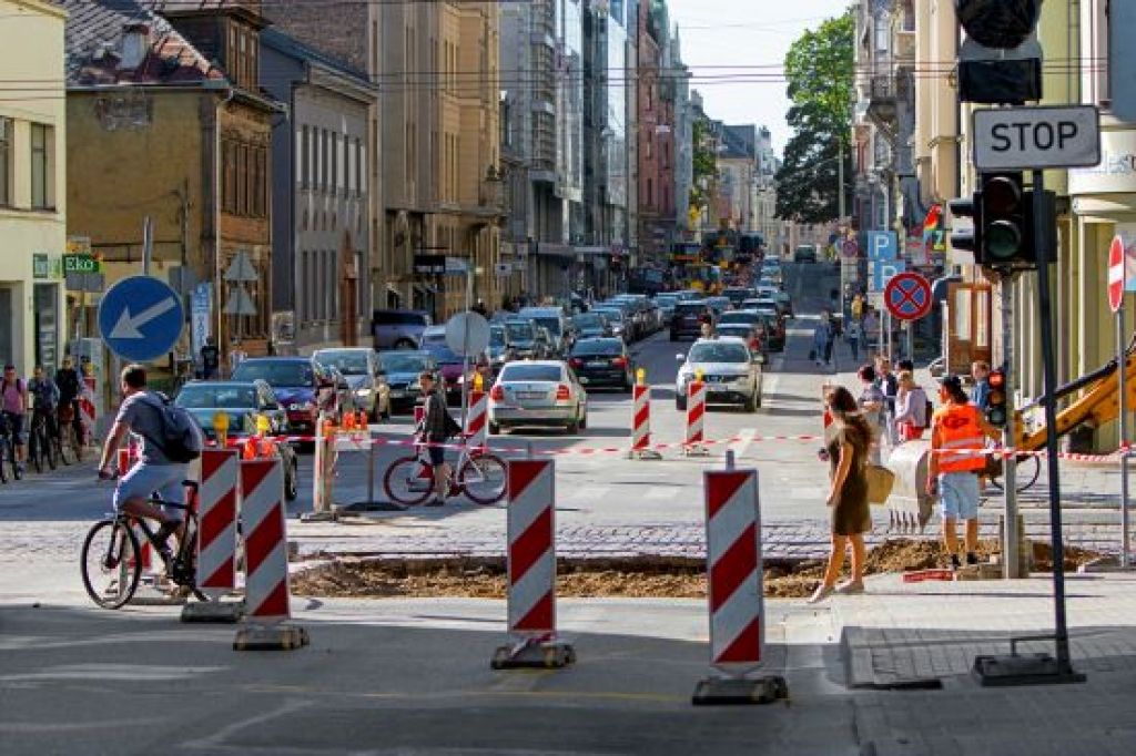 Starts pacietības pārbaudei