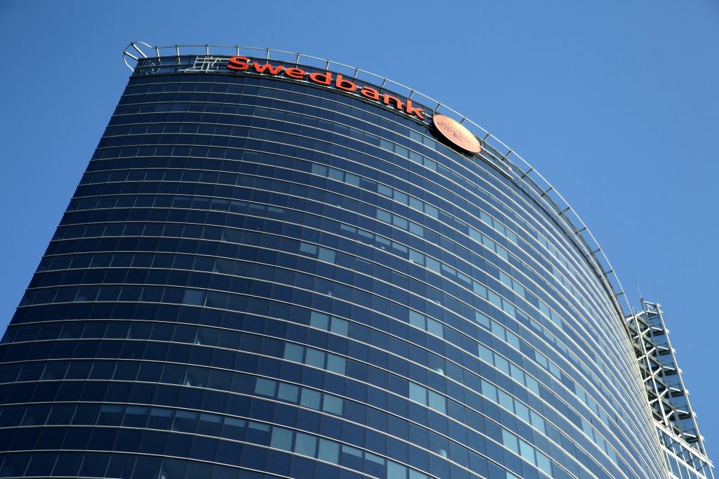 Swedbank peļņa kritusies