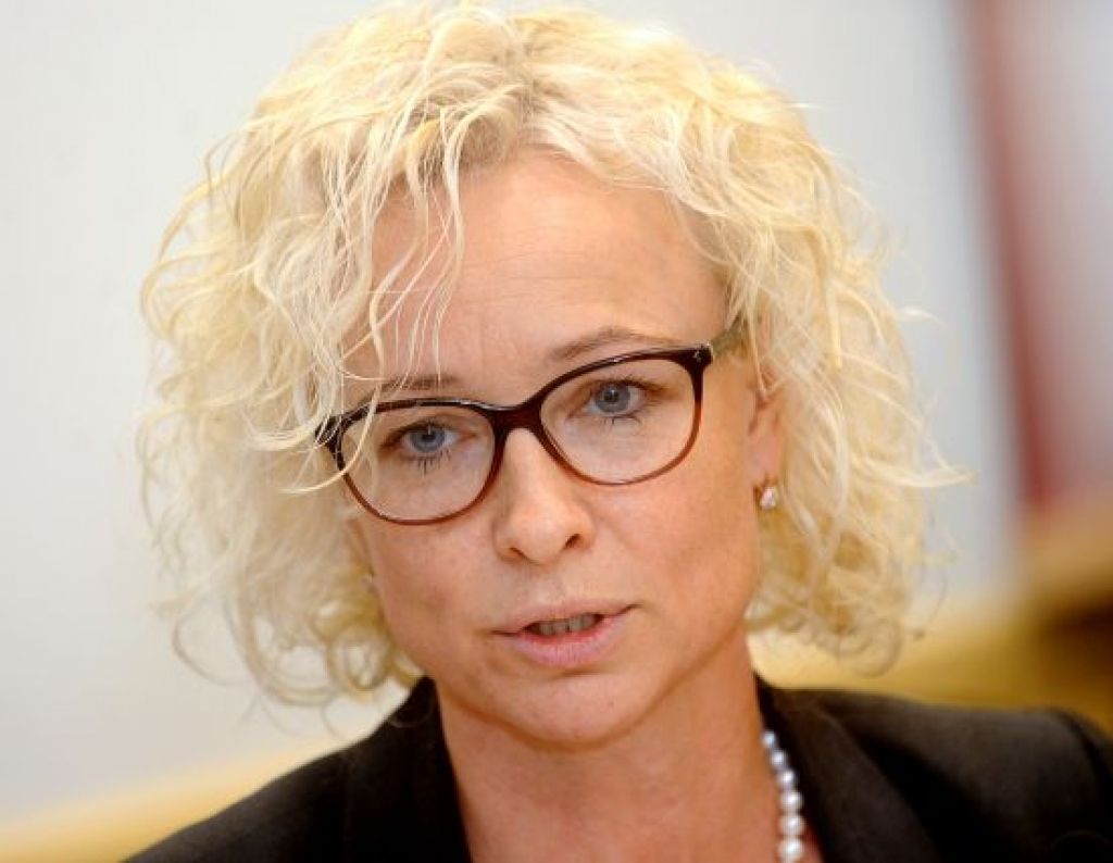 Carnikavā opozīcija mēģina panākt savu, pametot domes sēdi