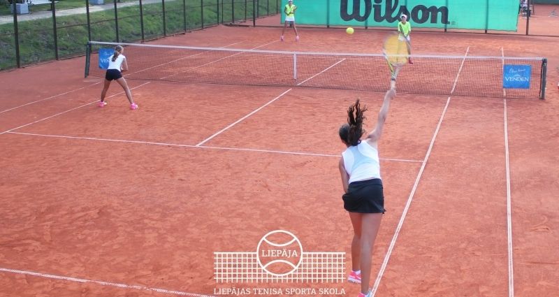 Izcīna sudraba medaļu tenisa turnīrā Viļņā